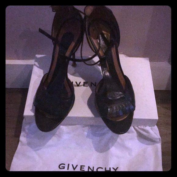 Vintage Givenchy T-strap - Picture 1 of 4